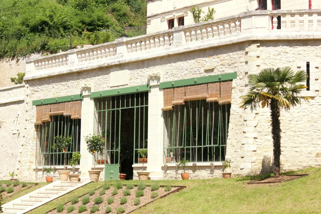 Les portes de l'orangerie du chateau