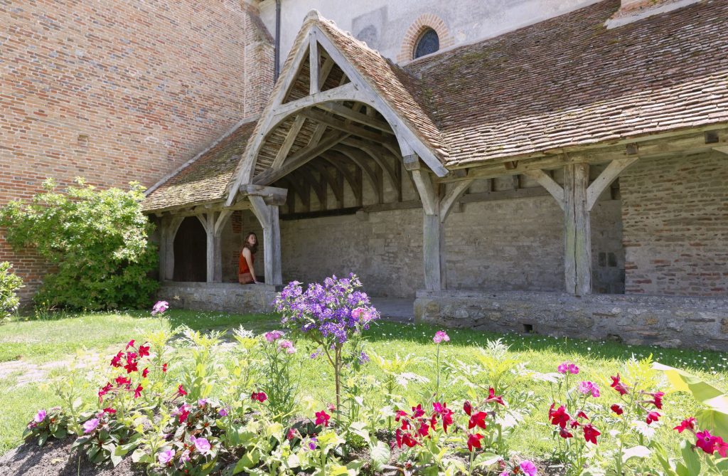 Porche de l'église de Saint-Viâtre