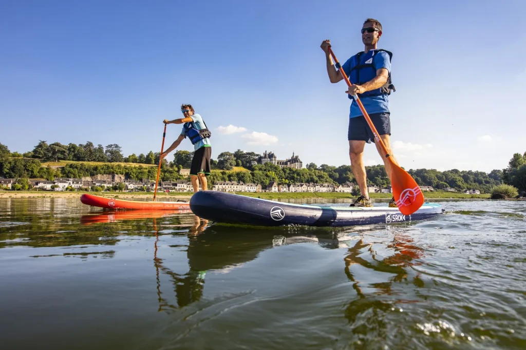 Paddles sur la Loire à Chaumont-sur-Loire, le château en arrière-plan