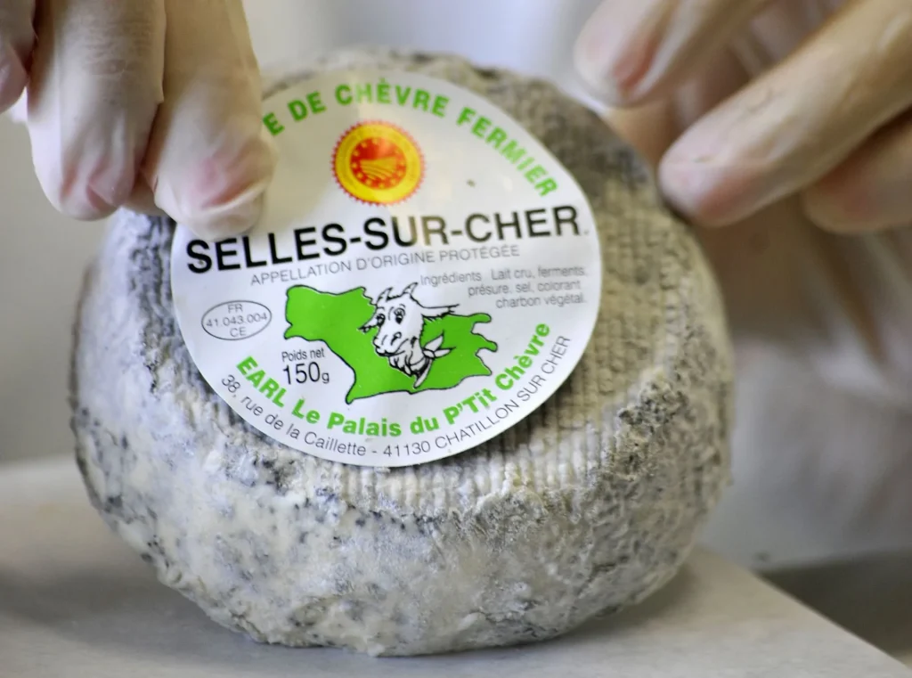Fromage de Selles-sur-Cher, avec son étiquette