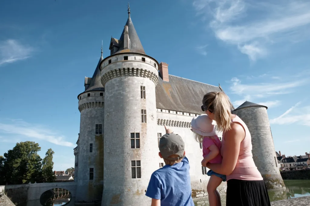 Promenade en famille au Château de Sully
