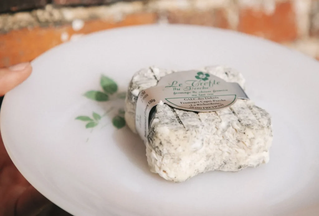 Fromage de chèvre en forme de trèfle à 4 feuilles