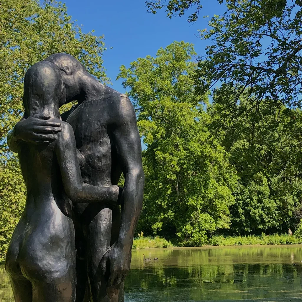Sculpure dans le Jardin de l'amour - Château de Cheverny