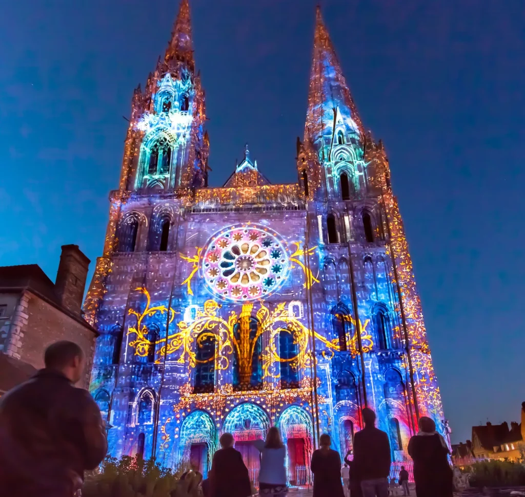 Cathédrale de Chartres pendant Chartres en lumières
