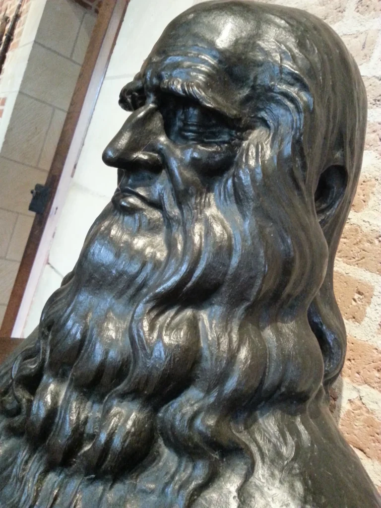 Statue de Léonard de Vinci au Clos Lucé