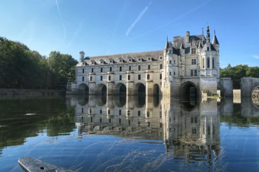 Vue du Chateau de Chenonceau depuis le canoe