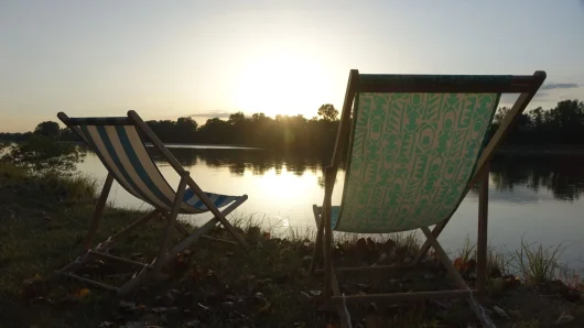 Transat en bord de Loire avec un coucher de soleil