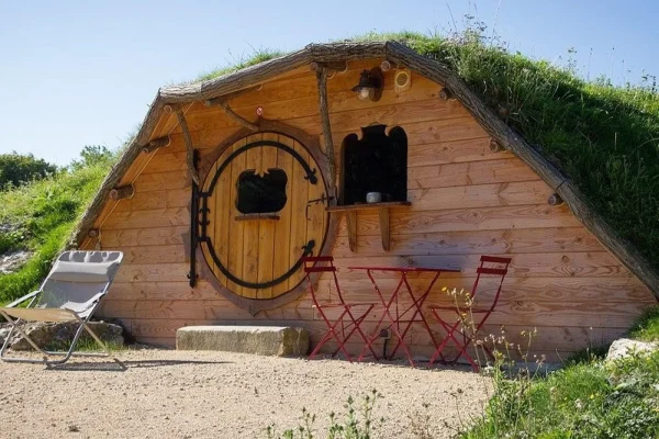 Cabane végétalisée au Domaine de La Roche Bellin