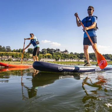 Paddles sur la Loire à Chaumont-sur-Loire, le château en arrière-plan