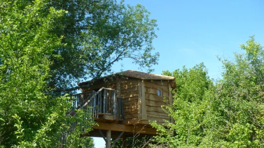 Cabane dans les arbres de Family Ecolodge