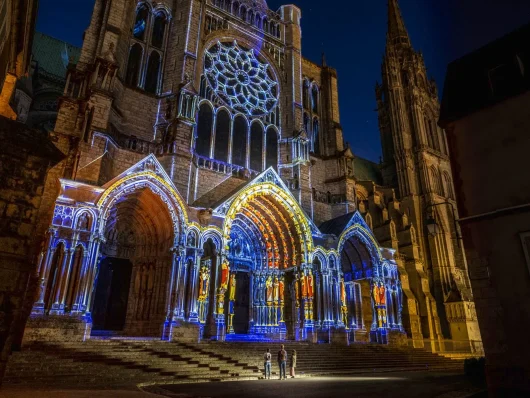 Les illuminations sur la cathédrale de Chartres