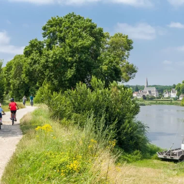 Cyclistes sur les bords de Loire