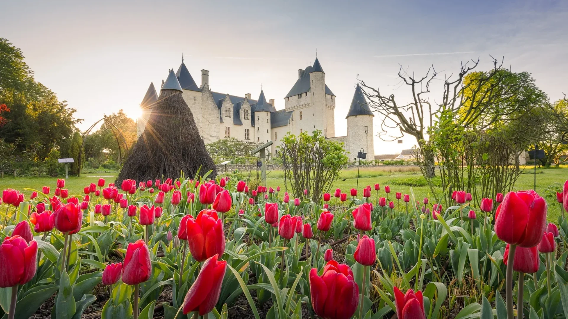 Le printemps au château du Rivau