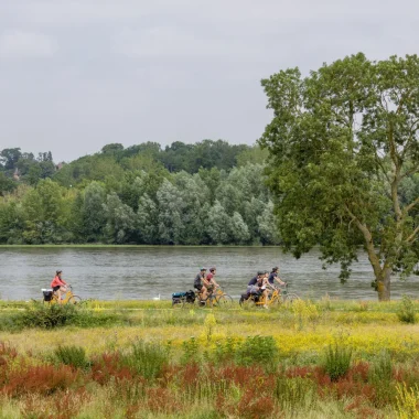 Cyclotouristes en bord de Loire